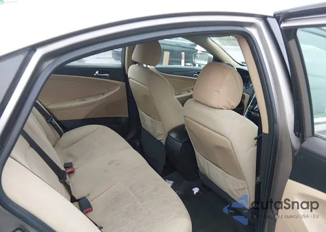 2014 Hyundai Sonata Gls z USA, uszkodzony, nr VIN 5NPEB4AC1EH938065
